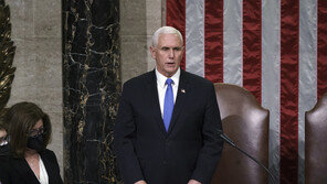 펜스, 바이든 취임식 참석…‘평화적 권력 이양 지지’