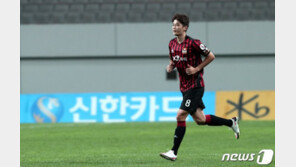 ‘캡틴 키’ 기성용, FC서울 주장 완장 찬다…박진섭 체제 속 변화