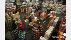 송파구 가락시장서 상인 4명 코로나19 확진…가락몰 1층 폐쇄