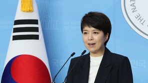 野 “대통령이 다급히 확보한 것도 백신추정주사?…사과하면 될일”