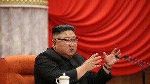 김일성·김정일 시대로 회귀…‘백두혈통’ 후계자 강조한 김정은