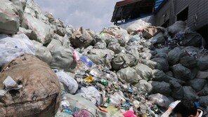 글로벌 쓰레기 몸살에… 2030년까지 폐기물 수입 금지