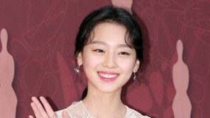 이수민, 불법사이트로 영화시청 논란에 “뒤늦게 인지, 반성…깊이 사과”