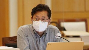 與 “4차 재난지원금 전국민 지급할 수도…과감한 지원해야”