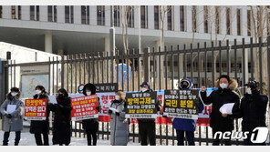 거리두기 완화 예고에도 노래방·카페까지…집단반발 더 커진다