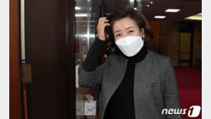 나경원, 서울시장 보선 출마 공식화…野 단일화 진통 가속화