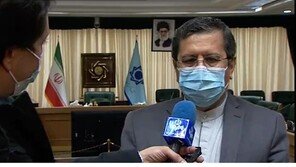 이란 중앙은행 총재 “韓, 70억달러에 이자까지 반환해야”