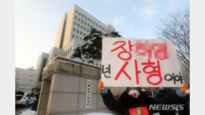 정인이 양모 “떨어뜨린것”…첫 재판서 ‘췌장 절단’ 부인