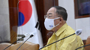 홍남기 “공공기관 상반기 45% 채용…벤처·스타트업 3조 지원”