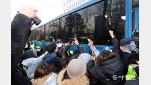 [단독]“정인이 넘어뜨린뒤 발로 복부 밟아… 숨질 가능성 알았을것”