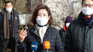 나경원, 출마 후 첫 행선지 노후 아파트…“재건축 신속 추진”