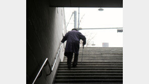 코로나 확진 70대 도주 후 사우나서 붙잡혀…“동선 함구중”