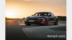 아우디, 초고성능 전기차 RS e-트론 GT 공개