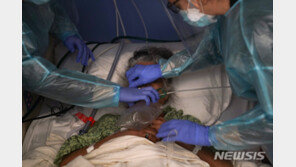 일년 만에…전 세계 코로나 사망자 200만명 넘어