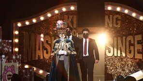 ‘복면가왕’ 부뚜막 고양이, 9연승 사냥…하현우와 타이?