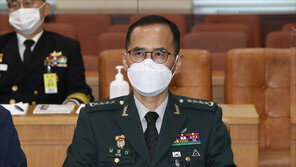 장교 반말 갑론을박…“군대 특수성” vs “연륜 존중해야”