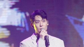 가요계서 또…존박 코로나19 확진, 격리 입원 치료 중