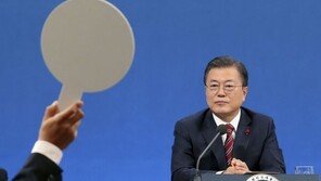 “입양아가 쇼핑 물건이냐”…文 ‘교환발언’에 비판 봇물