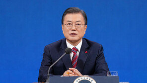 野 “文, 뭐가 문제인지 몰라…무주택자 손발 꽁꽁 묶고 공급만”