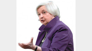 옐런 “지금 국가 빚 우려할 때 아냐, 통 큰 지원 없으면 장기 침체 위험”