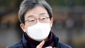 유승민 “이낙연·이재명, 文에 아부경쟁…북한인가”