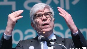 노벨상 수상자 “中 코로나 선방, 美 따라잡았다는 증거”