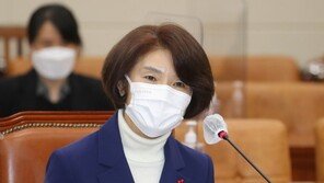“박범계, 의문의 1패”…웃음과 긍정 평가 이어진 한정애 인사청문회 