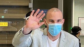 SK 로맥 “최주환, 우리 팀에 어울려…엄청난 도움 될것”