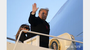 떠나는 트럼프…재선 실패·두 번 탄핵·최악 지지율