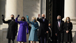 바이든, 취임식 장소 도착…곧 취임식 시작