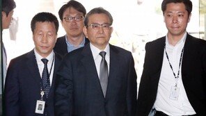 검찰, ‘김학의 불법출금’ 법무부-이규원-대검 압수수색