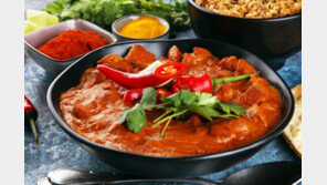 “영국인이라 인도요리 못할 것”…英법원 “인종차별 맞다”