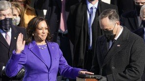 “해리스 부통령도 탄핵될 수 있어” 美 상원의원 경고