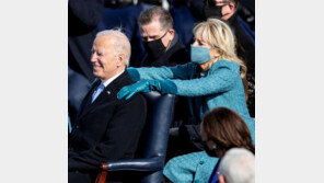 영부인은 ‘남편 북돋기’