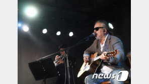 전인권, 조망권 시비로 이웃집과 시비중 기왓장 투척…경찰 조사