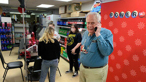 美 시골 마을서 파워볼 1등 나와… 당첨금 8000억 원