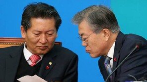 조은산 “文 40%지지율이 성공한 대통령?…트럼프도 41%”