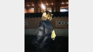 ‘30만 원대’ 명품 브랜드 마스크 쓴 女 아이돌