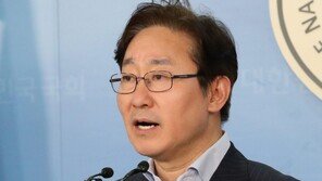 박범계 “원전수사 적절히 지휘 감독”… 지휘권 발동 가능성 시사 