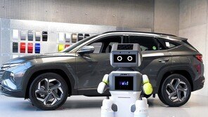 로봇 ‘달이’, 車 영업장 투입… 에스코트에 마스크착용까지 점검