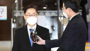 박범계 “원래 그런 검사는 없더라…검찰 업무 바꿔야”