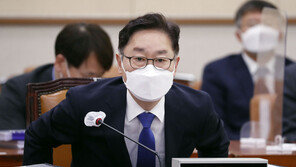 박범계 “사시존치생들, 밤에 아파트 초인종…매우 놀라”