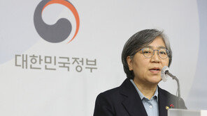 정은경 “학교감염 적다는 논문, 지금 상황과 달라”