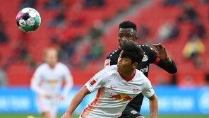 황희찬, EPL 임대 이적 가능성 제기…웨스트햄 관심