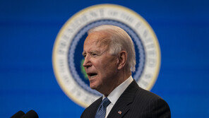 “바이 아메리카” 외친 바이든…손목엔 스위스 명품 ‘롤렉스’