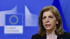 EU “아스트라제네카 백신 수출길 막겠다”…백신 수급 차질에 강수