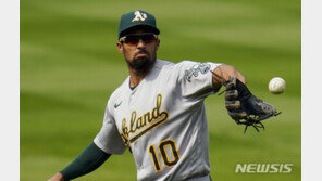 류현진, 든든한 지원군 왔다…토론토, 세미엔과 1년 1800만달러 계약