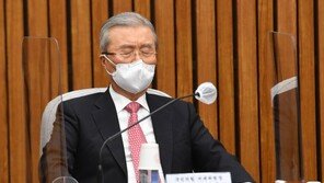 김종인, 신년 회견서 文정부 맹폭…“온 나라에 일방폭주만 난무”