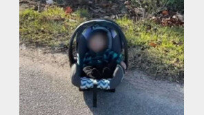 강도가 길에 버린 아기 구조해 엄마 찾아준 美 택배 기사