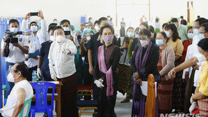 인도, 네팔과 미얀마 등에 AZ 백신 무료제공…중국 따돌려